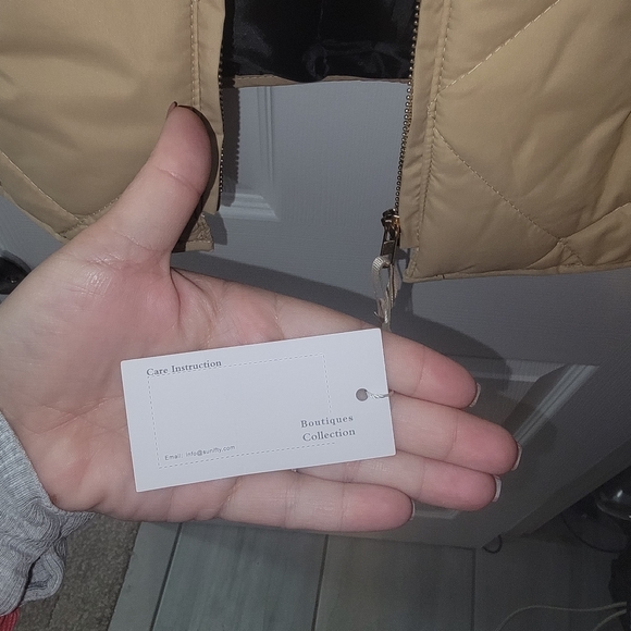 NWT- SUNIFTY VEST WITH POCKETS TAN COLOR - Picture 2 of 7